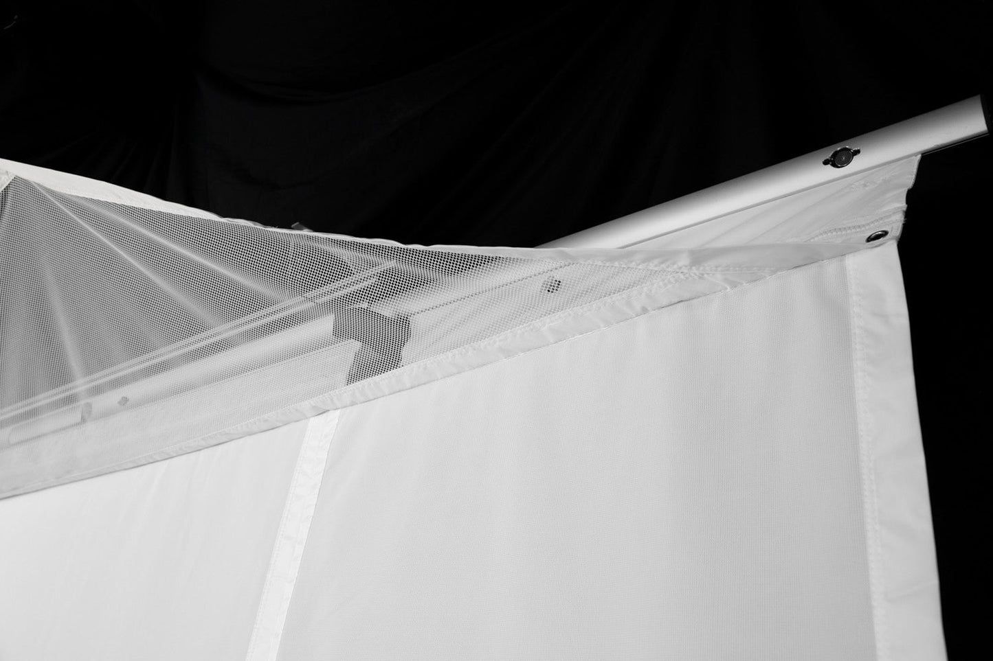 HomeCourse Golf - HomeCourse Retractable Golf ProScreen 180 - Big Horn Golfer