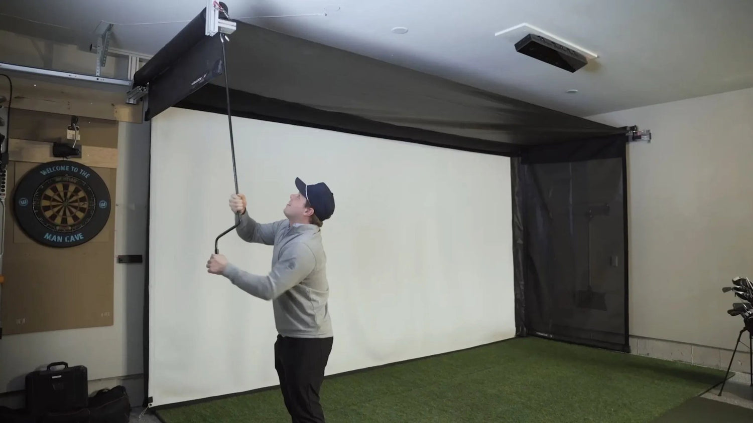 Golf Simulator Bay Enclosures & Retractable Impact Screens - Big Horn Golfer