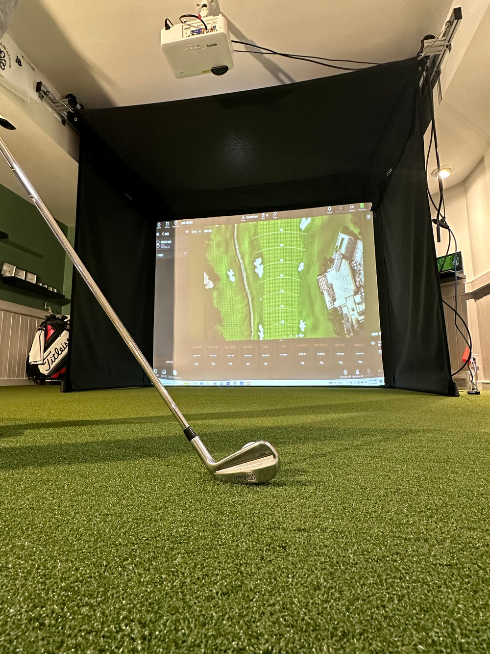 The SportScreen Golf Studio - Vanish 16