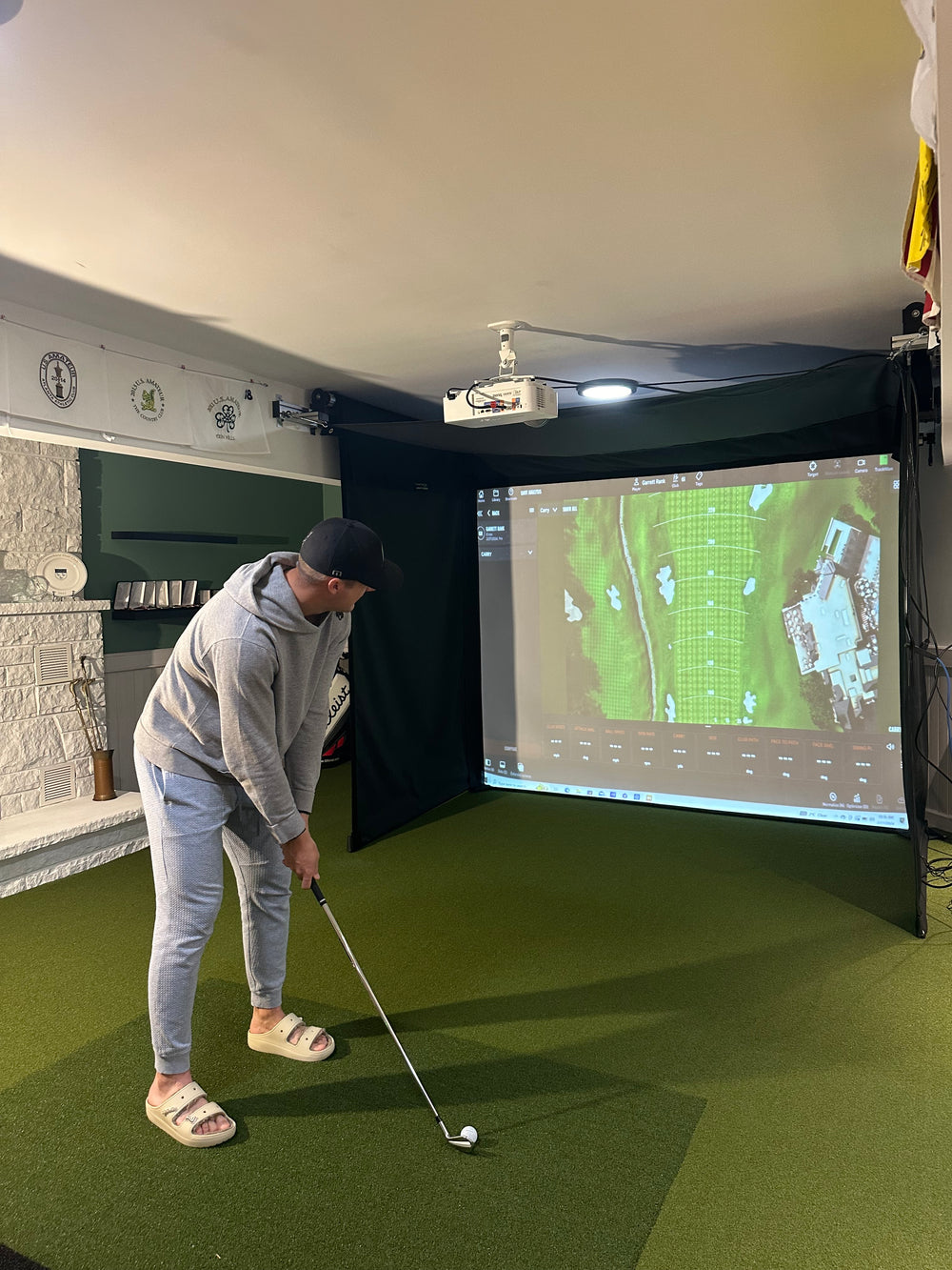 The SportScreen Golf Studio - Vanish 16