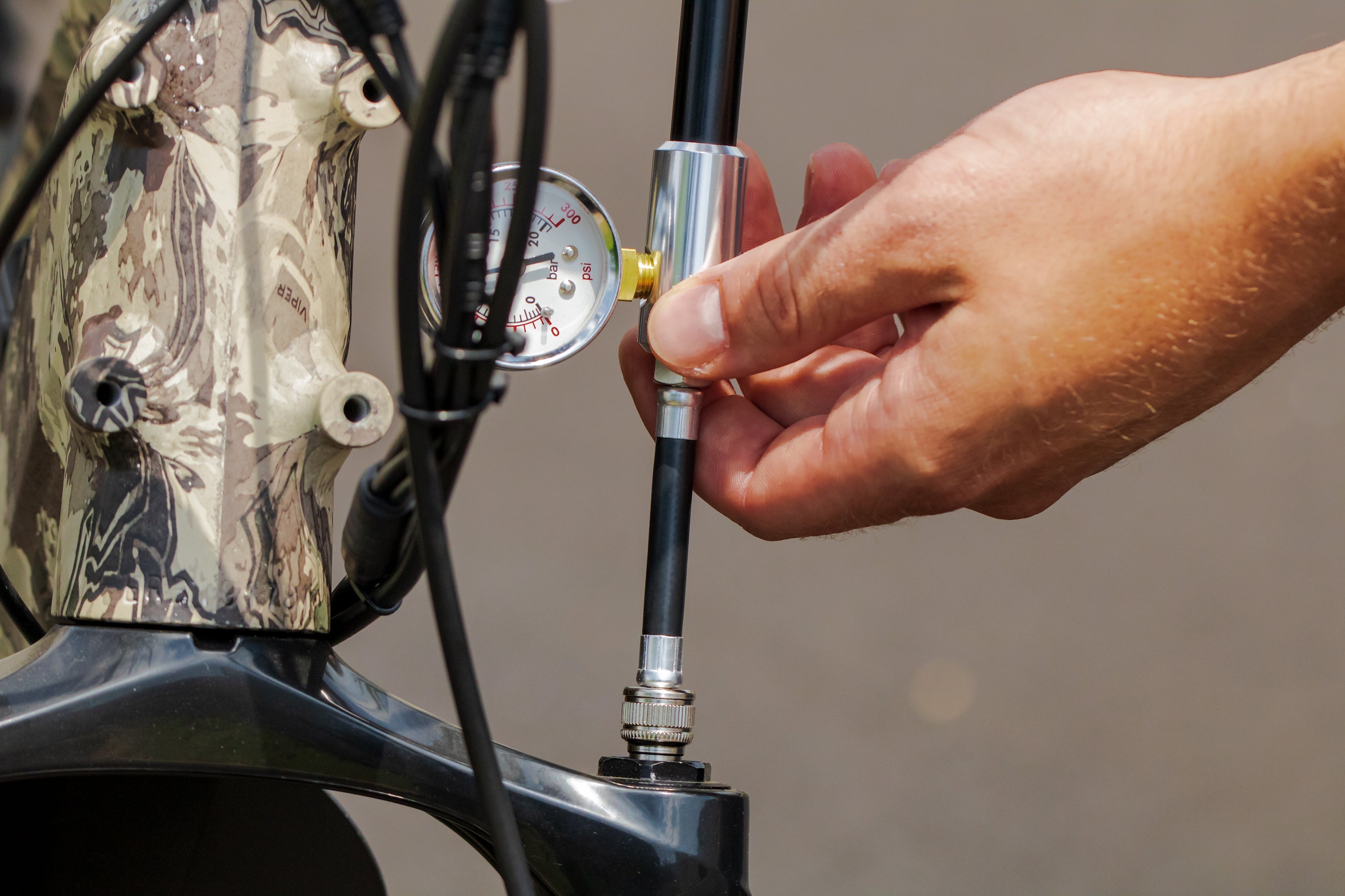 Rambo Bikes Buzzy’s Pollinator Shock Pump - Thumbnail 4