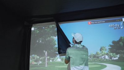 The SportScreen Golf Studio - Vanish 16