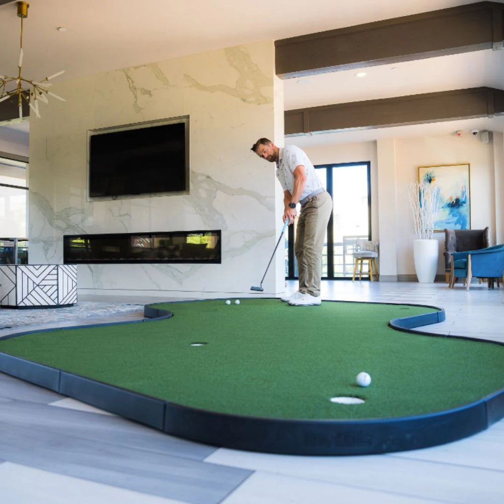 Shop Indoor Golf SIGPRO Double Break Putting Green