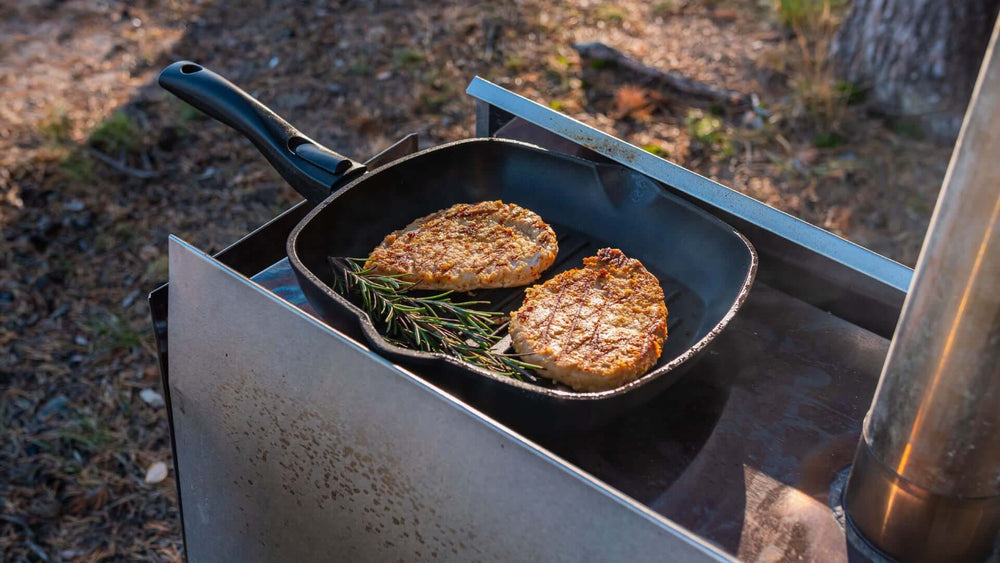 RBM Outdoors Medium Wood Stove With Fire-Resistant Glass "Caminus M"