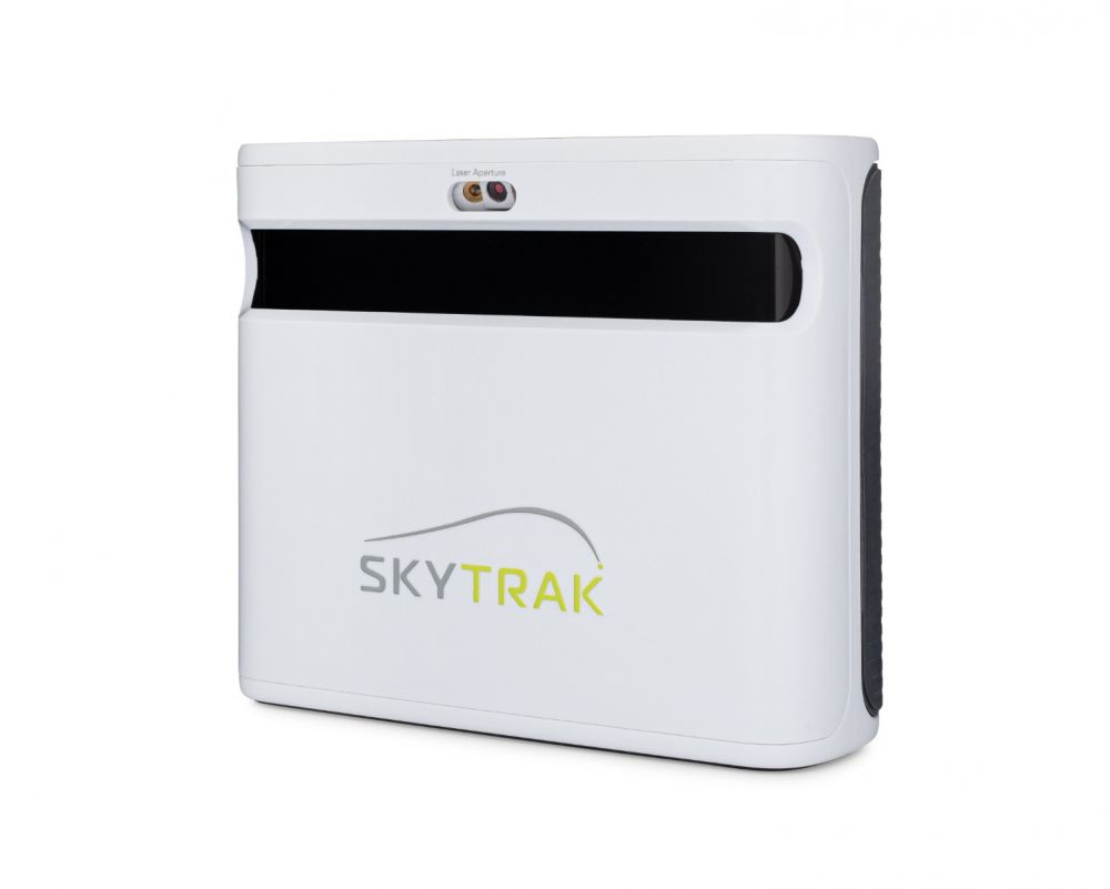 SkyTrak+ Golf Simulator Package with SportScreen Retractable Golf Studio - Big Horn Golfer