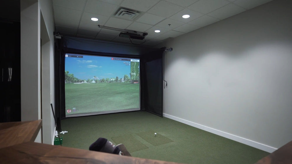 The SportScreen Retractable Golf Studio - Big Horn Golfer