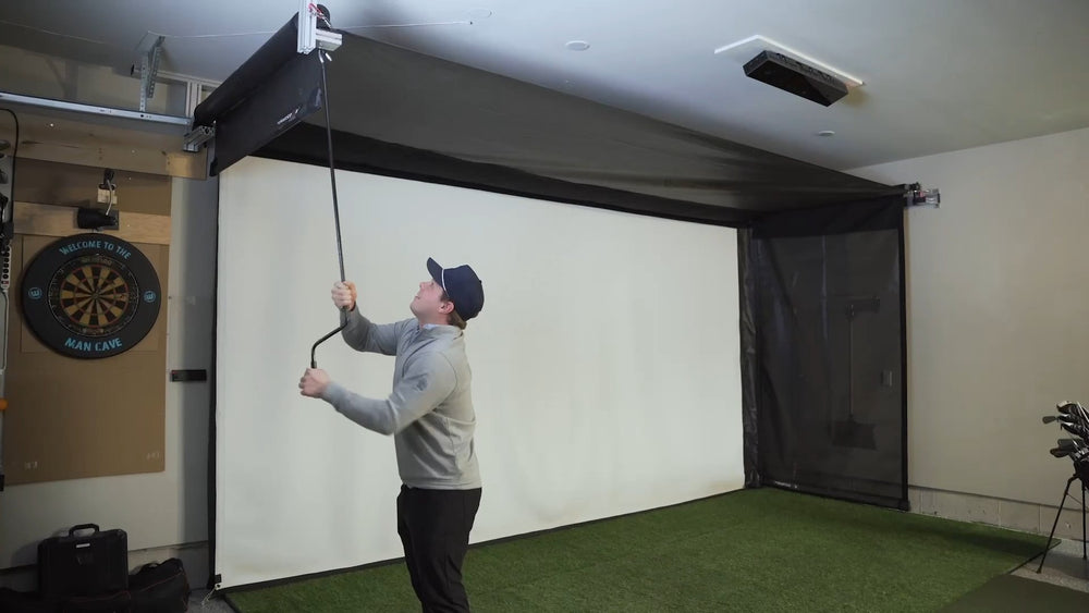 The SportScreen Retractable Golf Studio - Big Horn Golfer