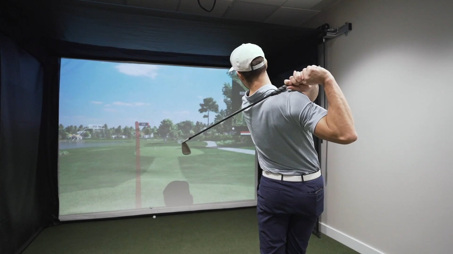 The SportScreen Retractable Golf Studio - Big Horn Golfer